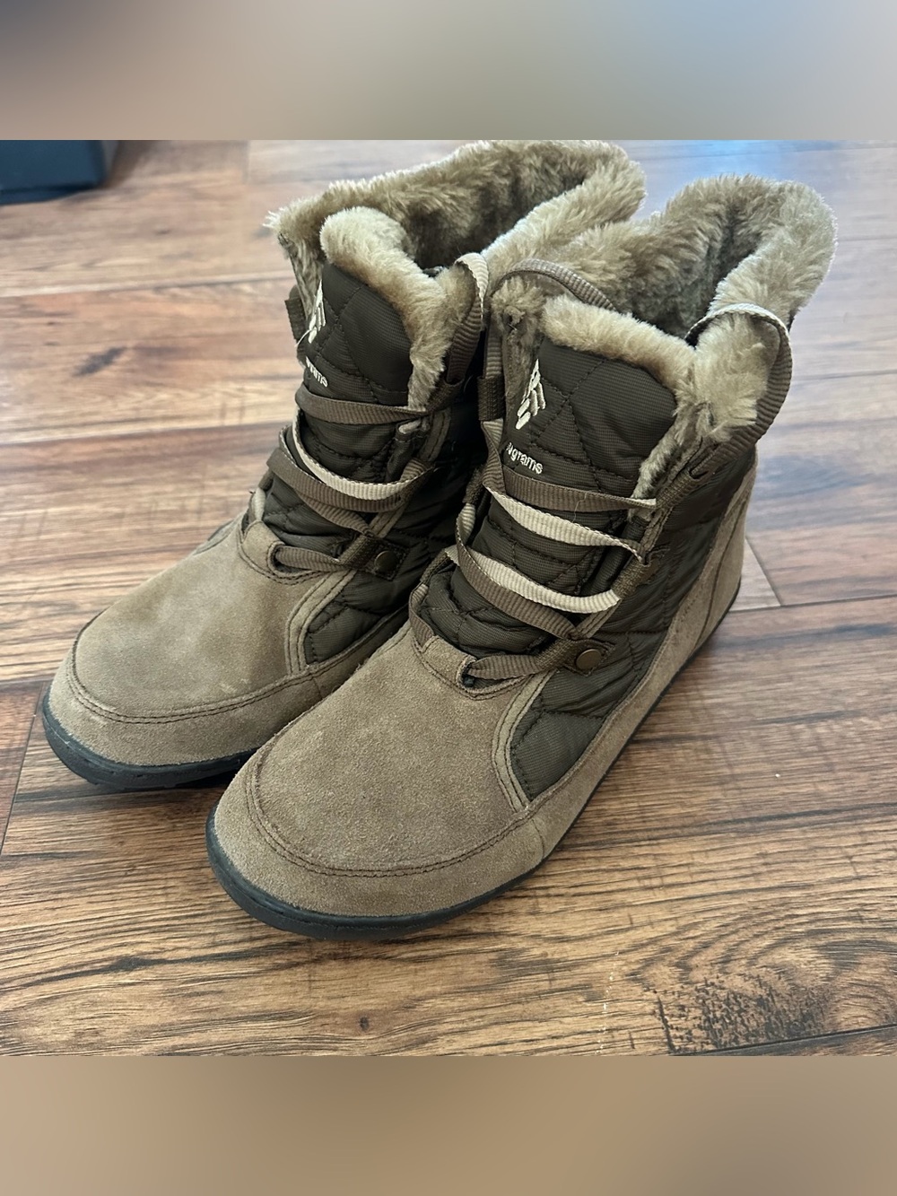 Columbia Women's Waterproof Brown Fur-Lined Winter Ankle Boots Quilted Beige 9.5
